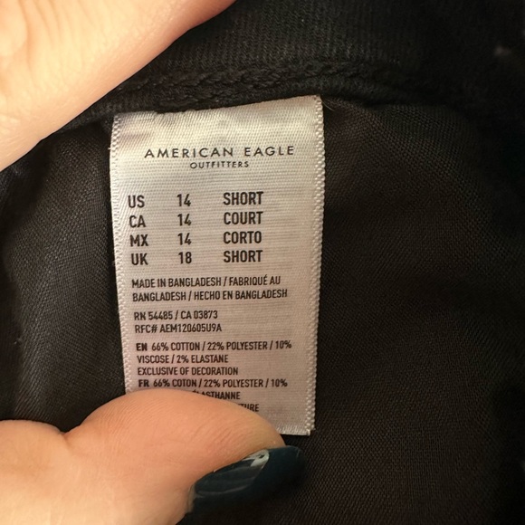 Black American Eagle Stretchy Ripped and Distressed High Rise Jeans Size 14 - Picture 4 of 4